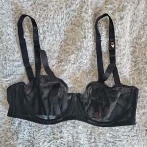 NWT! VS Lace Bra 36C